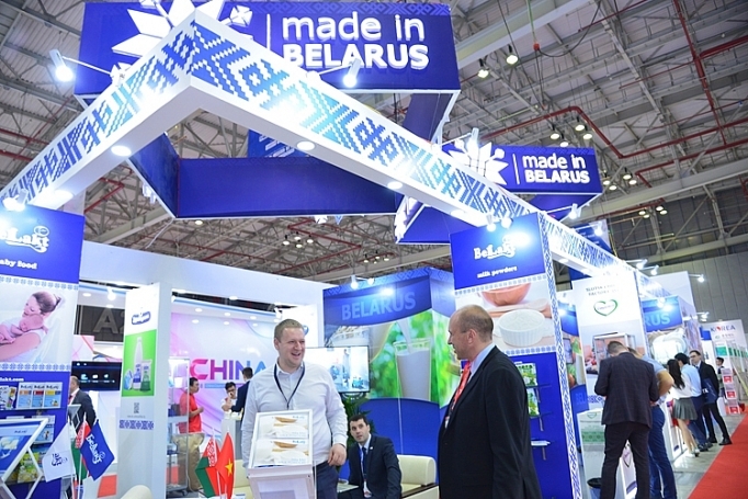 5 Tips for Selling Products at Exhibition Vietnam