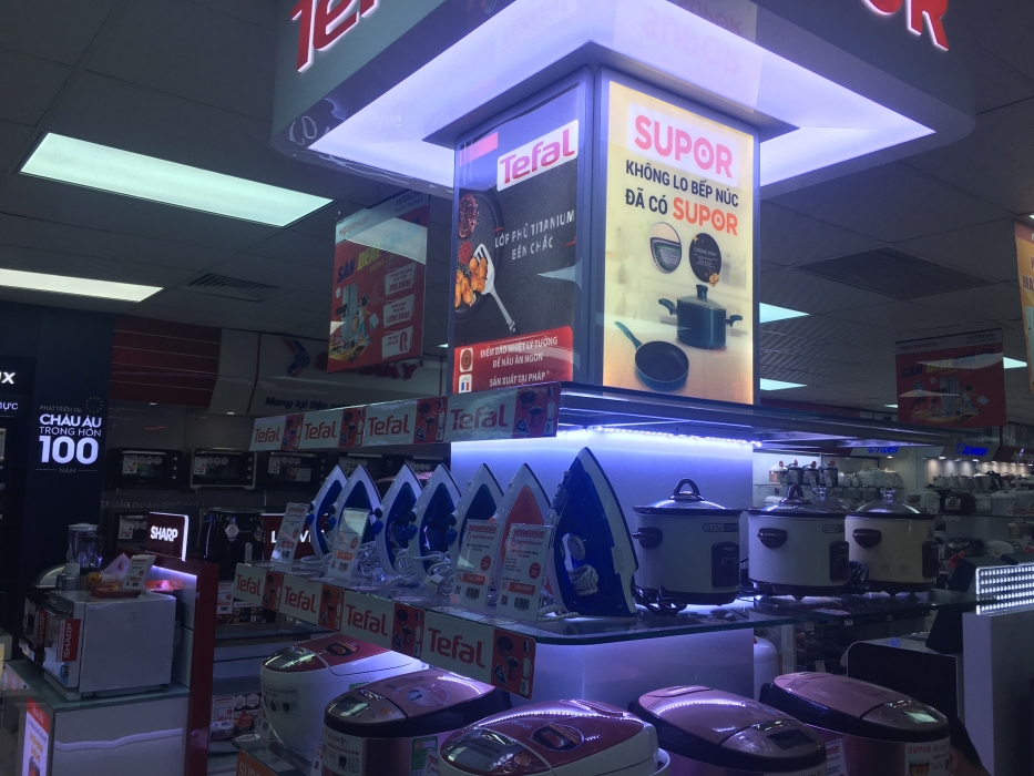 Kệ trưng bày sản phẩm Tefal