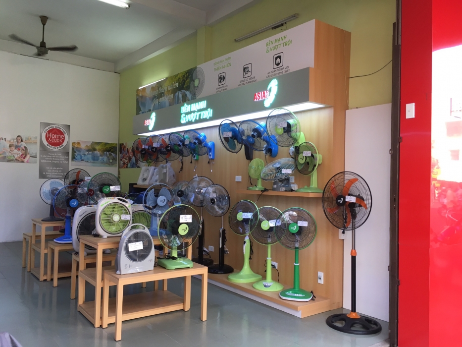 Showroom Home & Cook