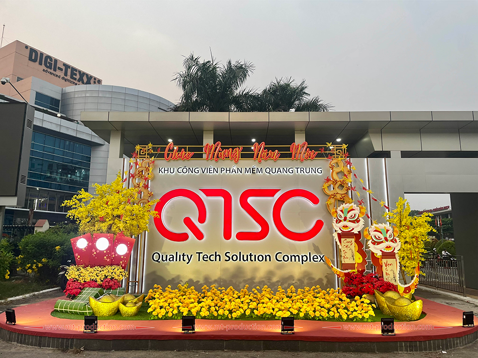 Welcome gate decoration of Quang Trung Software Park, Tet 2023