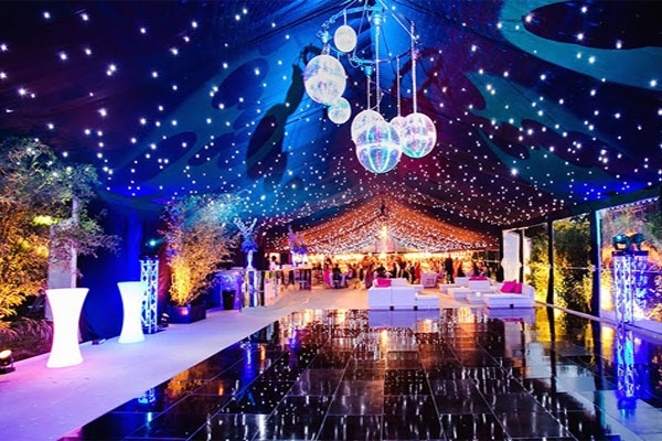 Có Nên Tổ Chức Year End Party Cuối Năm Nay?